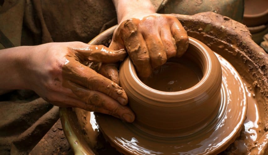 مديرية الثقافة ومندوب الصناعة التقليدية ينفيان تصنيف آسفي كعاصمة للفخار من طرف «اليونيسكو»