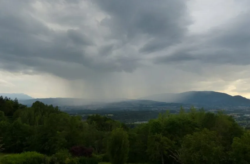 زخات رعدية قوية مرتقبة يوم الأحد بعدد من مناطق المغرب