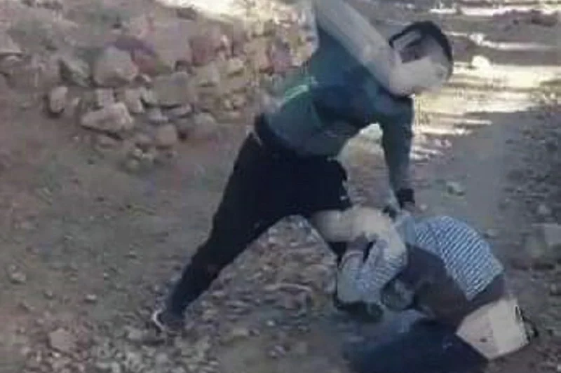 التحقيق في فيديو اعتداء شنيع على قاصر