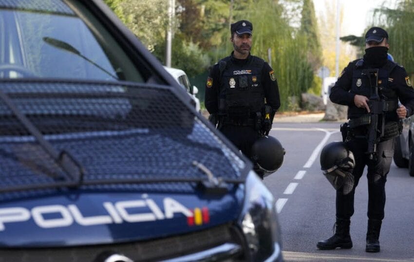 الشرطة الإسبانية تضبط مركبا ينقل 4,4 طن من الحشيش من المغرب إلى أميركا اللاتينية