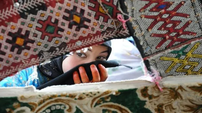دراسة ترصد مبررات القضاة للسماح بتزويج الفتاة القاصر من مغتصبها