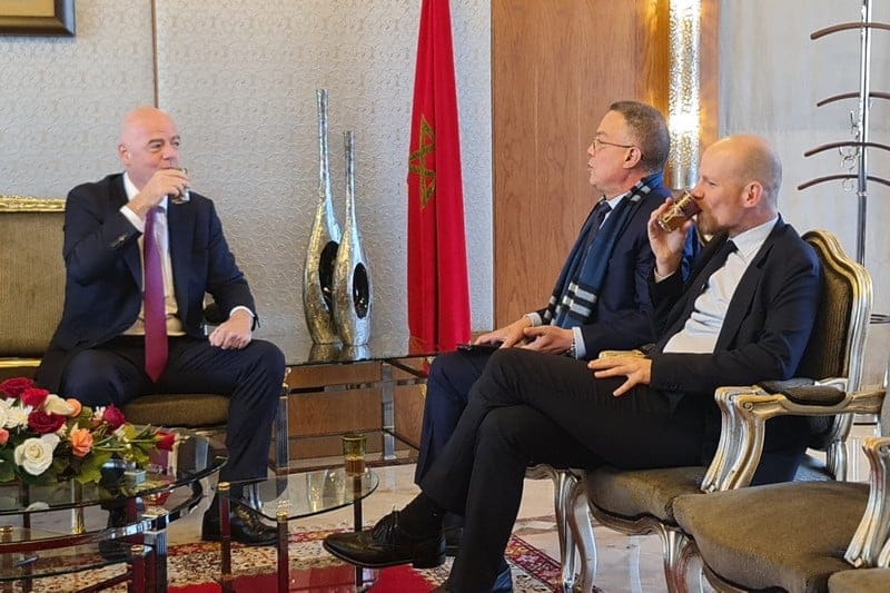 إنفانتينو وموتسيبي جاؤوا للمغرب في رحلة مباشرة من قسنطينة وشاهدو منتخب المغرب لا يتسطيع السفر بنفس الطريقة