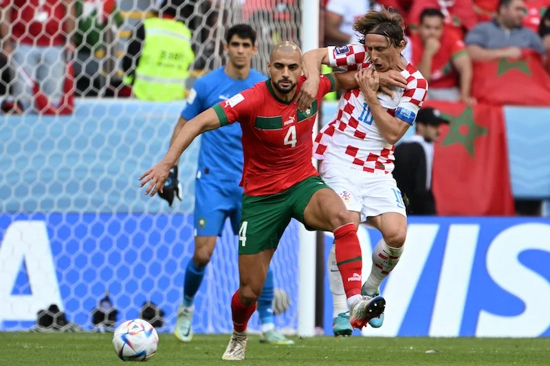 مؤشر قوي على قرب رحيل الدولي المغربي أمرابط عن فيورنتينا نحو مانشستر يونايتد