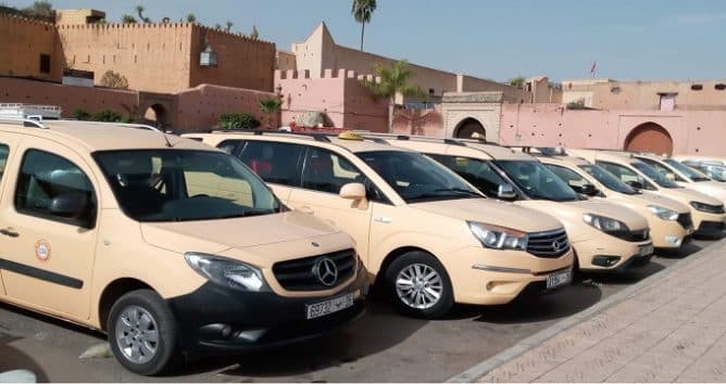 خصام بين سائقي سيارات الأجرة الكبيرة لمراكش وآسفي يتسبب في زيادة تسعيرة نقل المسافرين