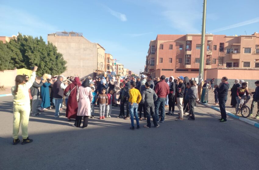  مراكش: مسيرة احتجاجية بحي المحاميد للتنديد بهدر الزمن المدرسي
