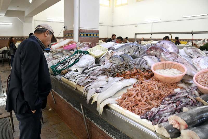  وزير الفلاحة يعترف بغلاء الأسماك بالأسواق المغربية وذلك بسبب “الوسطاء”