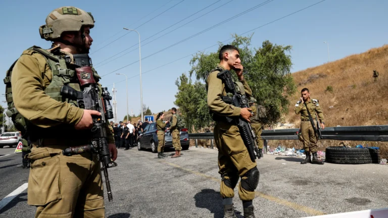 احتجاج ومطالب بـ”محاكمة” جندي إسرائيلي شارك في حرب غزة يقضي عطلته في مراكش