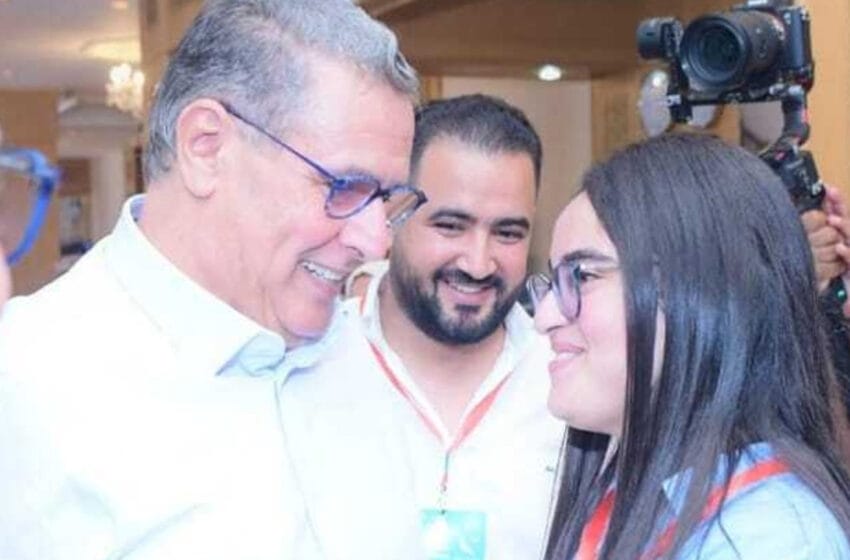 القضاء يستدعي أخنوش للمثول أمام المحكمة في قضية محاكمة برلمانية عن حزب الأحرار متهمة بـ”السب والقذف”
