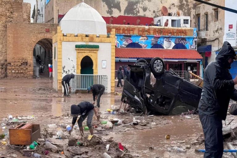 تعويضات بقيمة 40 ألف درهم للأسر المتضررة من فيضانات آسفي … الشروع في صرف الدفعة الأولى