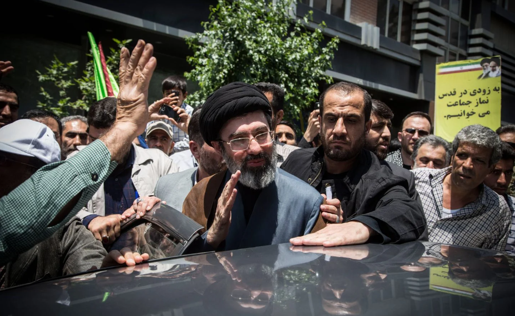 بوتين يهنئ المرشد الجديد في إيران والصين تحذّر من استهدافه